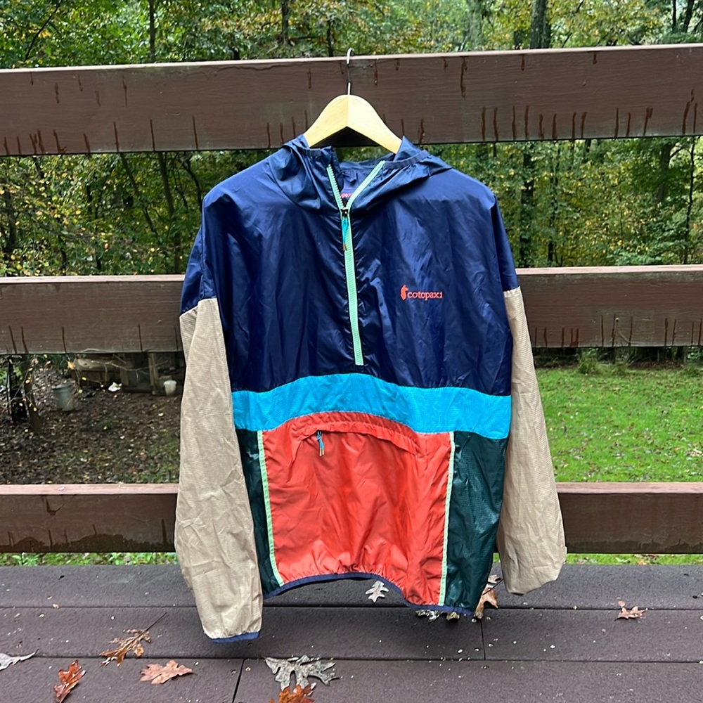 Men’s Cotopaxi hooded windbreaker
